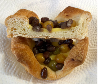 「フジパン 3色お豆とカスタードのデニッシュ 袋1個」のクチコミ画像 by SANAさん