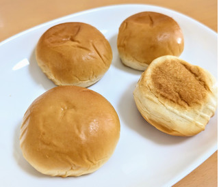 「ヤマザキ 薄皮 ローストアーモンドクリームパン 袋4個」のクチコミ画像 by はるなつひさん