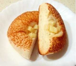 「Pasco 国産小麦の白いチーズパン 袋1個」のクチコミ画像 by レビュアーさん