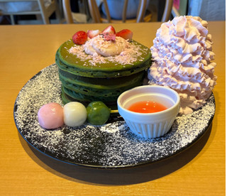 「Eggs’n Things 桜抹茶パンケーキ」のクチコミ画像 by ピンクのぷーさんさん