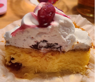 「ローソン Uchi Cafe’ ベリベリバスチー バスク風チーズケーキ」のクチコミ画像 by ちょこぱんcakeさん