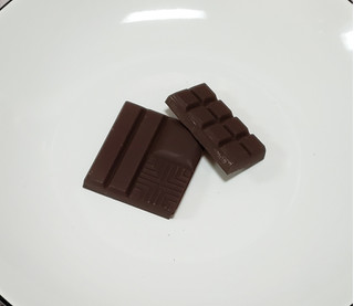 「明治 ザ・チョコレート ベネズエラカカオ70 箱50g」のクチコミ画像 by みにぃ321321さん