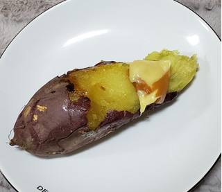 「カルディ 桜チップで燻したコクのあるスモークチーズ 袋90g」のクチコミ画像 by みにぃ321321さん