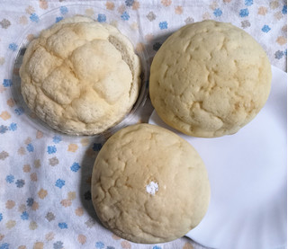 「ヤマザキ 生メロンパン ミルクホイップ 袋1個」のクチコミ画像 by ゆるりむさん
