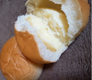「ヤマザキ 薄皮 みかん風味 ヨーグルトクリームパン」のクチコミ画像 by レビュアーさん