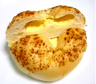 「Pasco 国産小麦のチーズパン 袋1個」のクチコミ画像 by つなさん