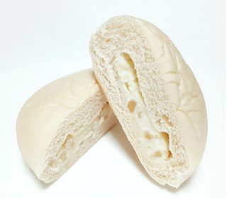 「第一パン ホワイトチョコとマカダミアナッツのパン 袋1個」のクチコミ画像 by つなさん