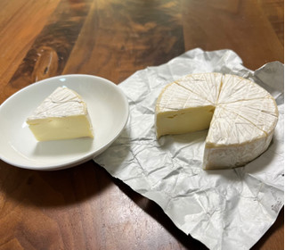 「神戸物産 Bavarica Brie ブリーチーズ 125g」のクチコミ画像 by ピンクのぷーさんさん