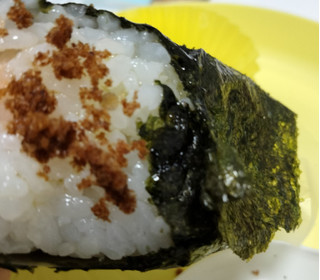 「Shinmei Delica ふっくらおにぎり 鮭マヨ」のクチコミ画像 by おうちーママさん