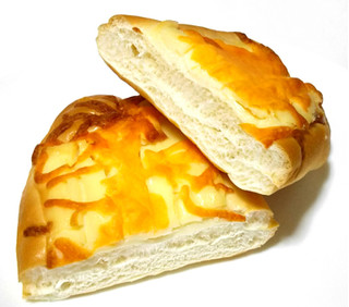 「第一パン ラッキーマヨネーズパン チェダーチーズ 袋1個」のクチコミ画像 by つなさん