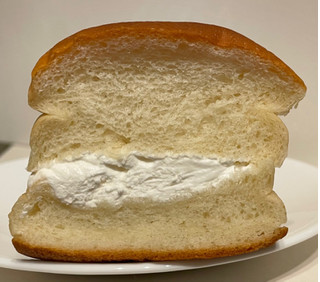 「ローソン 牛乳パン ホイップクリーム」のクチコミ画像 by パン太郎さん