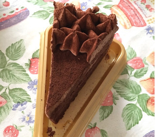 「セブン-イレブン チョコレートケーキ」のクチコミ画像 by ハルムさん