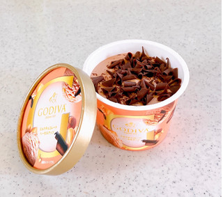 「ゴディバ カップアイス ミルクチョコレート ヘーゼルナッツ カップ90ml」のクチコミ画像 by むぎっこさん