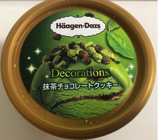 「ハーゲンダッツ ミニカップ Decorations 抹茶チョコレートクッキー カップ86ml」のクチコミ画像 by 甘味かんみさん