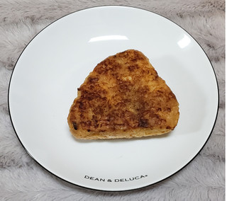 「ニューデイズ 大きな焼おにぎり ねぎ味噌 仙台味噌使用」のクチコミ画像 by みにぃ321321さん