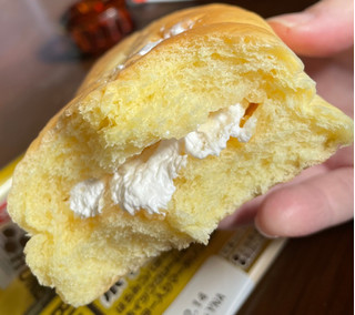 「ヤマザキ はちみつバターパン ホイップクリーム 袋1個」のクチコミ画像 by 甘党の桜木さん