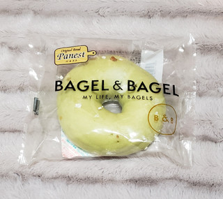 「ニューデイズ Panest BAGEL＆BAGEL ピスタチオホワイトチョコ」のクチコミ画像 by みにぃ321321さん