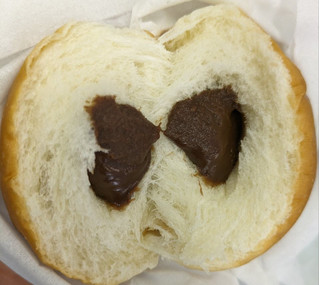 「ニューデイズ Panest 「せかいいちおいしいもりのパンや」のチョココロネ」のクチコミ画像 by もぐちゃかさん
