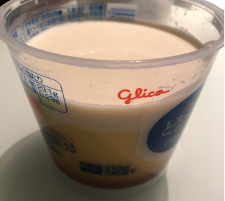 「江崎グリコ とろ～りクリームonプリン カップ210g」のクチコミ画像 by パン大好きさん