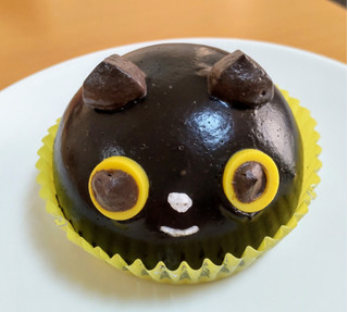 「ファミリーマート クロネコのチョコケーキ」のクチコミ画像 by はるなつひさん