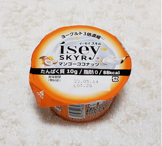 「日本ルナ Isey SKYR マンゴーココナッツ カップ105g」のクチコミ画像 by みにぃ321321さん