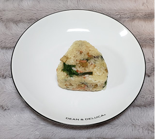 「ローソン 山菜と小海老のおこわおにぎり」のクチコミ画像 by みにぃ321321さん