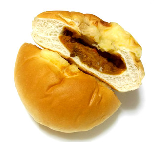「第一パン バターチキンカレーパン」のクチコミ画像 by つなさん