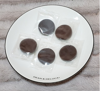 「ローソン パリッとなめらか カカオ70％チョコレート 25g」のクチコミ画像 by みにぃ321321さん