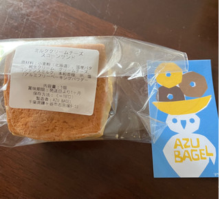 「AZU BAGEL ミルククリームチーズ スコーンサンド」のクチコミ画像 by わやさかさん