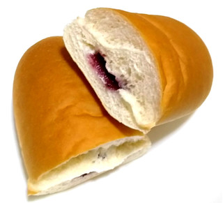 「第一パン ブルーベリー＆ホイップコッペパン 袋1個」のクチコミ画像 by つなさん