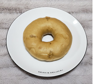 「ニューデイズ Panest BAGEL＆BAGEL ベーグル 北海道産生クリームとキャラメル 1個」のクチコミ画像 by みにぃ321321さん