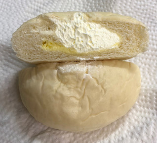「ローソンストア100 カスタードクリームパン カスタードホイップ 1個」のクチコミ画像 by SANAさん