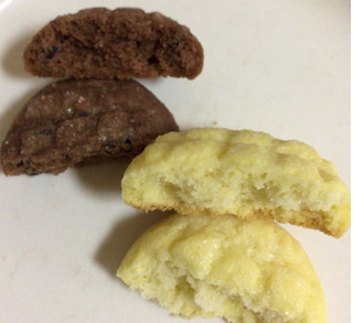 「カバヤ 小さなメロンパンクッキー メロンパン＆チョコチップマロンパン 袋22枚」のクチコミ画像 by ちぇいにーさん