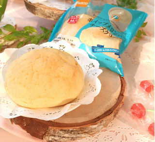 「Pasco ホイップメロンパン チーズクリーム 袋1個」のクチコミ画像 by makimakingさん
