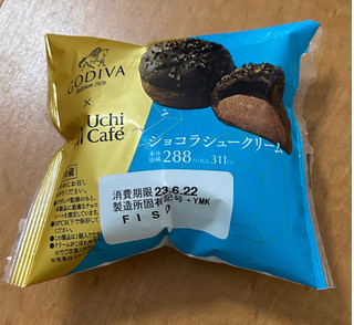 「ローソン Uchi Cafe’ × GODIVA ショコラシュークリーム」のクチコミ画像 by suvさん