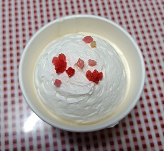 「プレシア favori レアチーズ～苺ソース入り～ 一個」のクチコミ画像 by hiro718163さん