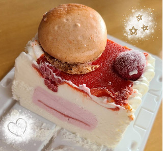 「シャトレーゼ デザートアイスケーキ ベリーレアチーズ」のクチコミ画像 by ちょこぱんcakeさん