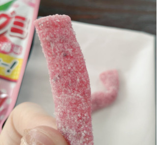 「ブルボン フェットチーネグミ つぶつぶ苺味 袋50g」のクチコミ画像 by Yuka_Riiさん