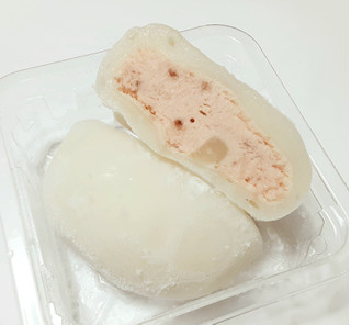 「ヤマザキ やわらか生大福 いちごミルク風味ホイップ 1個」のクチコミ画像 by つなさん