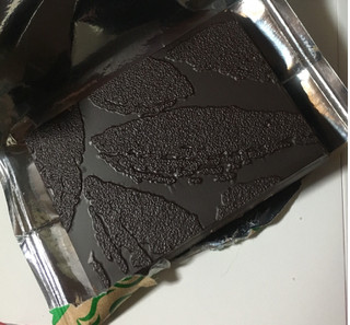 「明治 ザ・チョコレート 魅惑の旨味ジャンドゥーヤ 箱50g」のクチコミ画像 by tasterさん