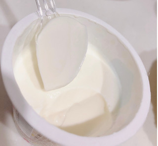 「毎日牛乳 まるでクリームチーズのようなヨーグルト プレーン カップ90g」のクチコミ画像 by さとうとこむぎこさん