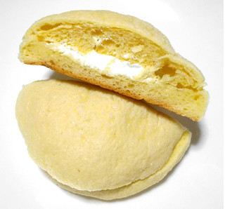 「第一パン バターメロンパン ホイップクリームサンド 袋1個」のクチコミ画像 by つなさん