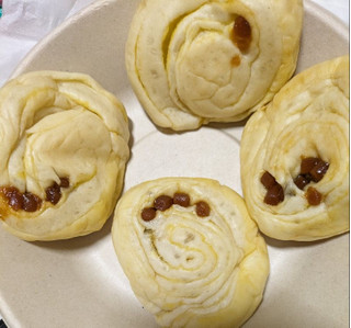 「ヤマザキ BAKE ONE もっちパン プリン風味 袋4個」のクチコミ画像 by もぐちゃかさん