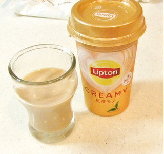 「リプトン CREAMY 紅茶ラテ カップ240ml」のクチコミ画像 by ビーピィさん