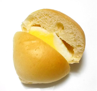 「ヤマザキ ミルキークリームパン 4個入り」のクチコミ画像 by つなさん