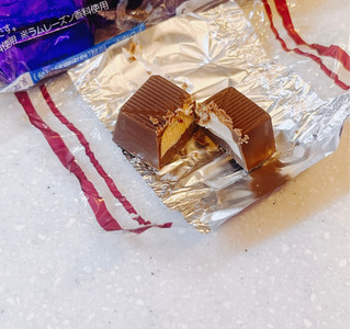 「フルタ 生クリームチョコレート ラムレーズン 袋20個」のクチコミ画像 by ビーピィさん
