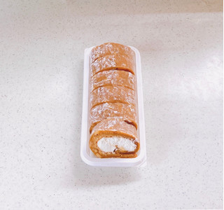 「ローソン Uchi Cafe’ くるみ餅で巻いたもち食感ロール みたらし」のクチコミ画像 by むぎっこさん