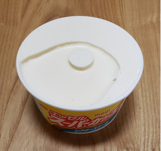 「明治 エッセル スーパーカップ レアチーズケーキ カップ200ml」のクチコミ画像 by みにぃ321321さん