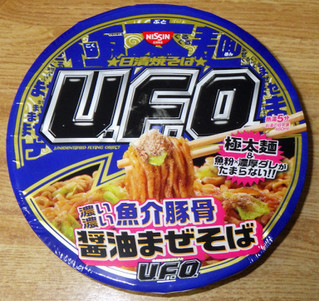 「日清食品 日清焼そばU.F.O. 濃い濃い魚介豚骨醤油まぜそば カップ111g」のクチコミ画像 by 7GのOPさん