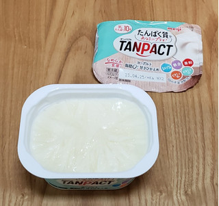 「明治 TANPACTヨーグルト 脂肪0 甘さひかえめ カップ180g」のクチコミ画像 by みにぃ321321さん